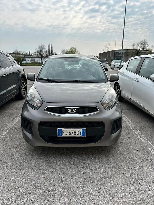 Gebraucht Kia Picanto Active 69 PS (50 kW) 2017 Grau Kleinwagen