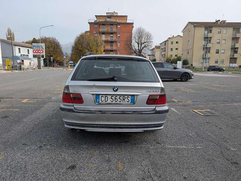 Usata BMW 320 110 CV (80 kW) 2002 Grigio Station wagon