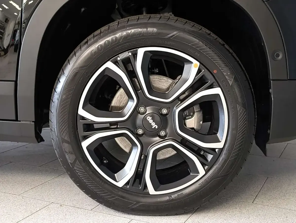 Usata Jeep Avenger Summit 110 CV (80 kW) 2025 Nero SUV
