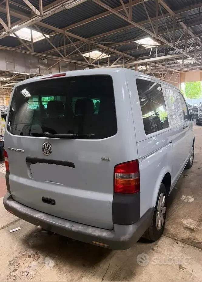 Usata VW Transporter 131 CV (96 kW) 2008 Grigio Furgone