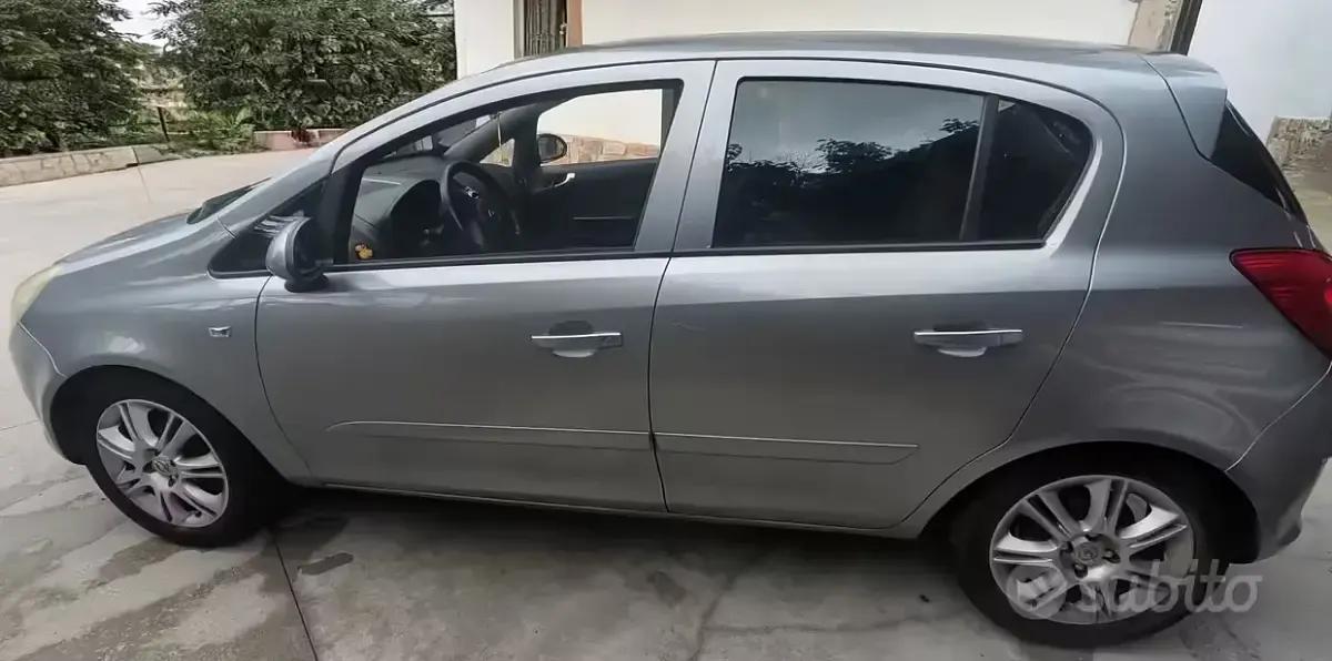 Usata Opel Corsa 45 CV (33 kW) 2007 Utilitaria
