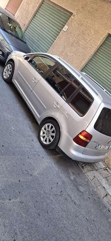 Usata 2005 VW Touran Trendline Monovolume | 2500 € (Cara) - Immagine 1/4