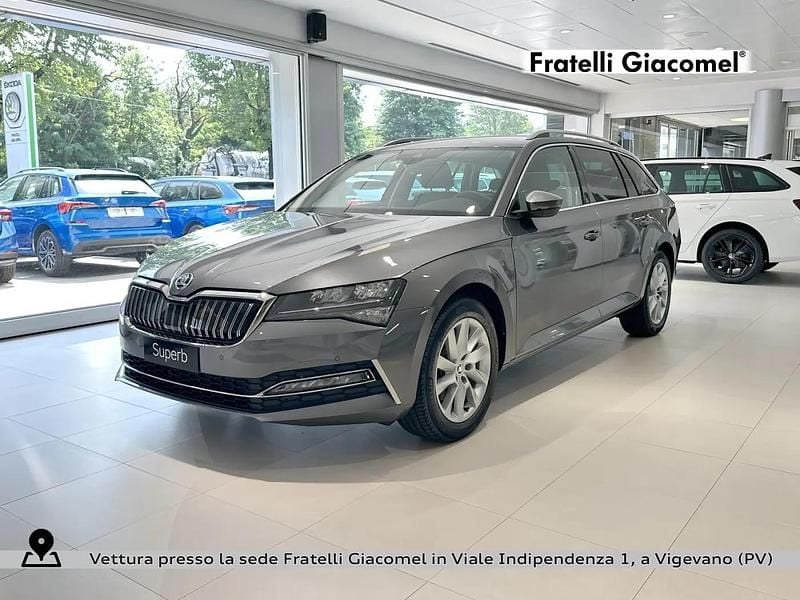 Grigio graphite metallizzato Usata 2024 Skoda Superb Executive Station wagon | 27.900 € (Buon prezzo) - Immagine 1/4