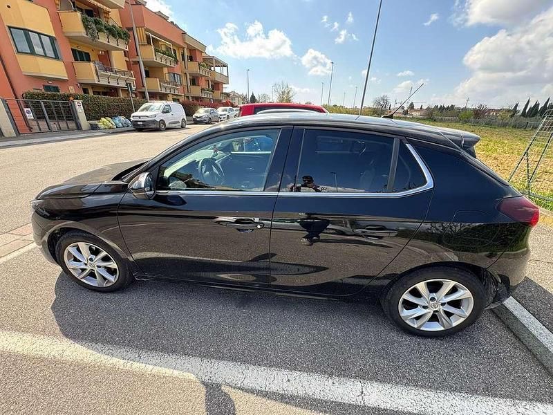 Usata Opel Corsa Elegance 101 CV (74 kW) 2022 Nero Utilitaria