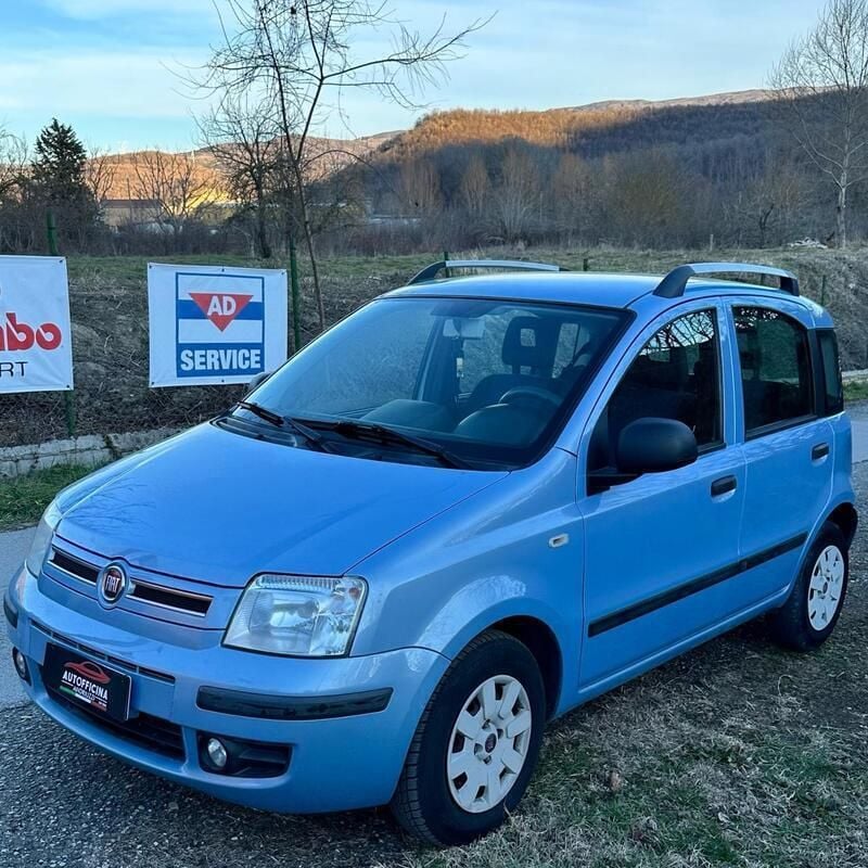 Usata Fiat Panda Dynamic 69 CV (50 kW) 2011 Blu Utilitaria