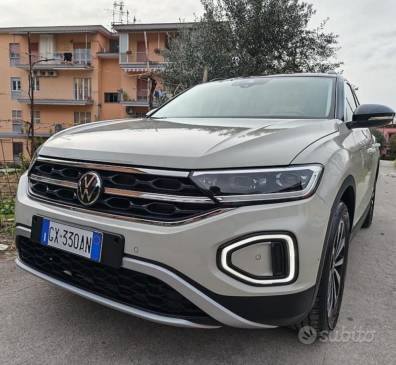 Usata VW T-Roc 115 CV (84 kW) 2025 Beige SUV