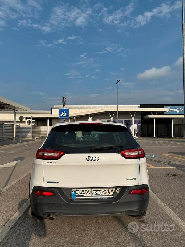 Usata Jeep Cherokee 140 CV (102 kW) 2015 Bianco SUV