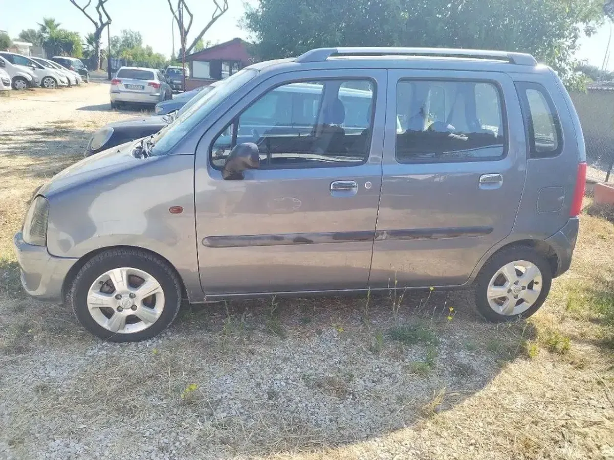 Usata Opel Agila Edition 80 CV (58 kW) 2005 Antracite Monovolume