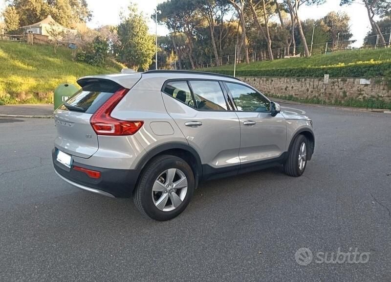Usata Volvo XC40 163 CV (119 kW) 2023 Grigio SUV