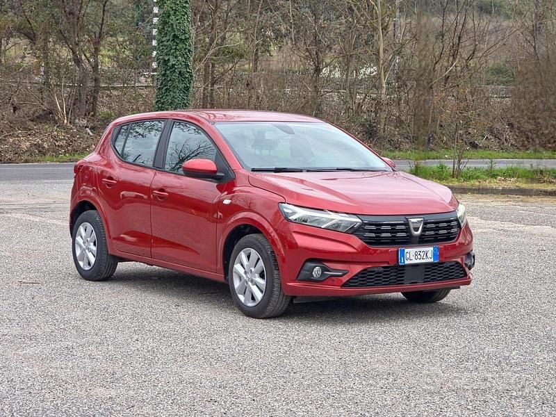 Usata Dacia Sandero Expression 100 CV (73 kW) 2022 Rosso Berlina