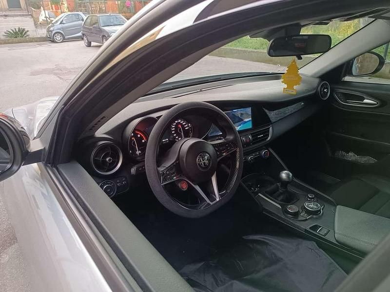 Usata Alfa Romeo Giulia Business 160 CV (117 kW) 2018 Grigio Berlina