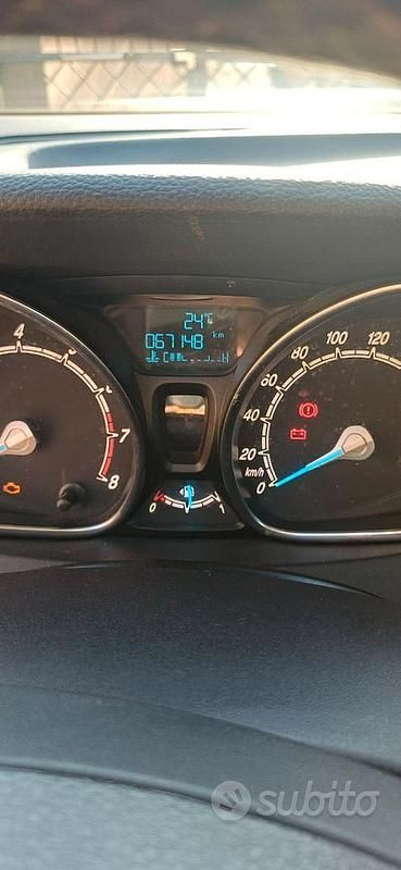 Usata Ford B-MAX 100 CV (73 kW) 2015 Bianco Monovolume