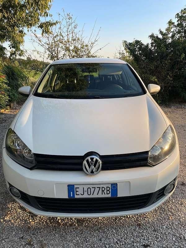 Usata VW Golf VI 105 CV (77 kW) 2011 Bianco Utilitaria