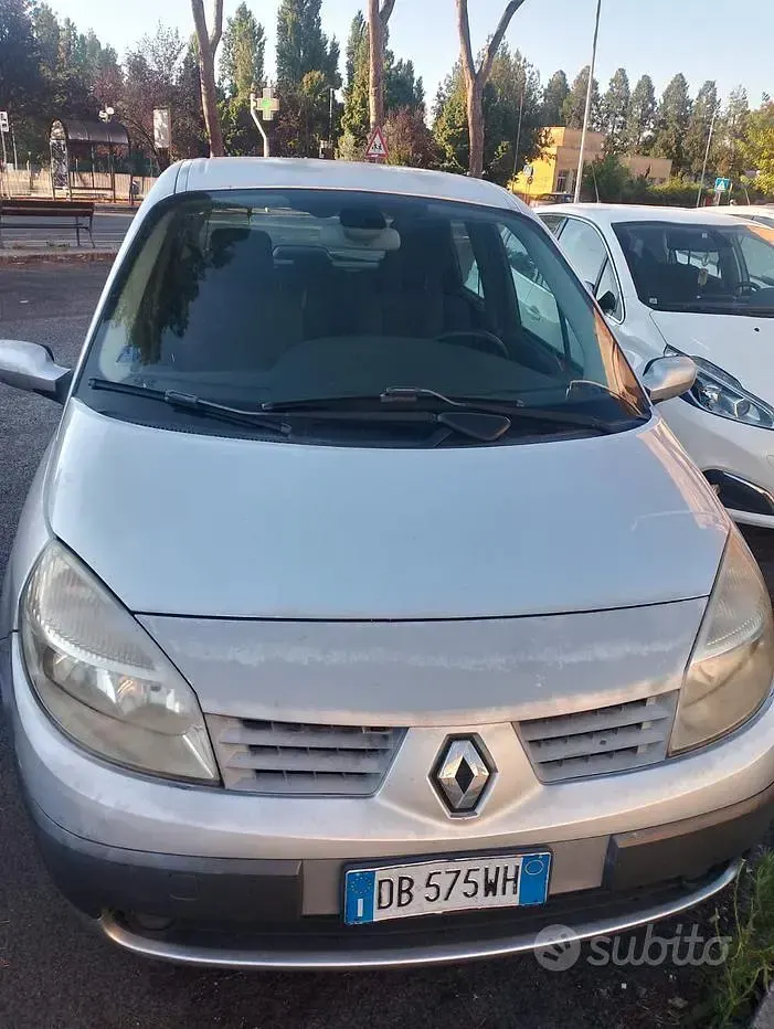 Usata Renault Scénic II 130 CV (95 kW) 2006 Grigio Monovolume