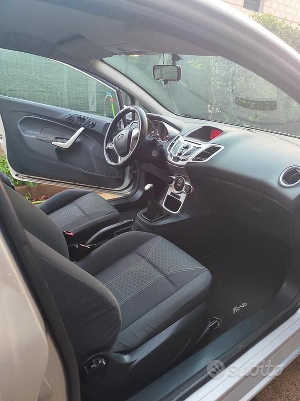 Usata Ford Fiesta 80 CV (58 kW) 2008 Berlina