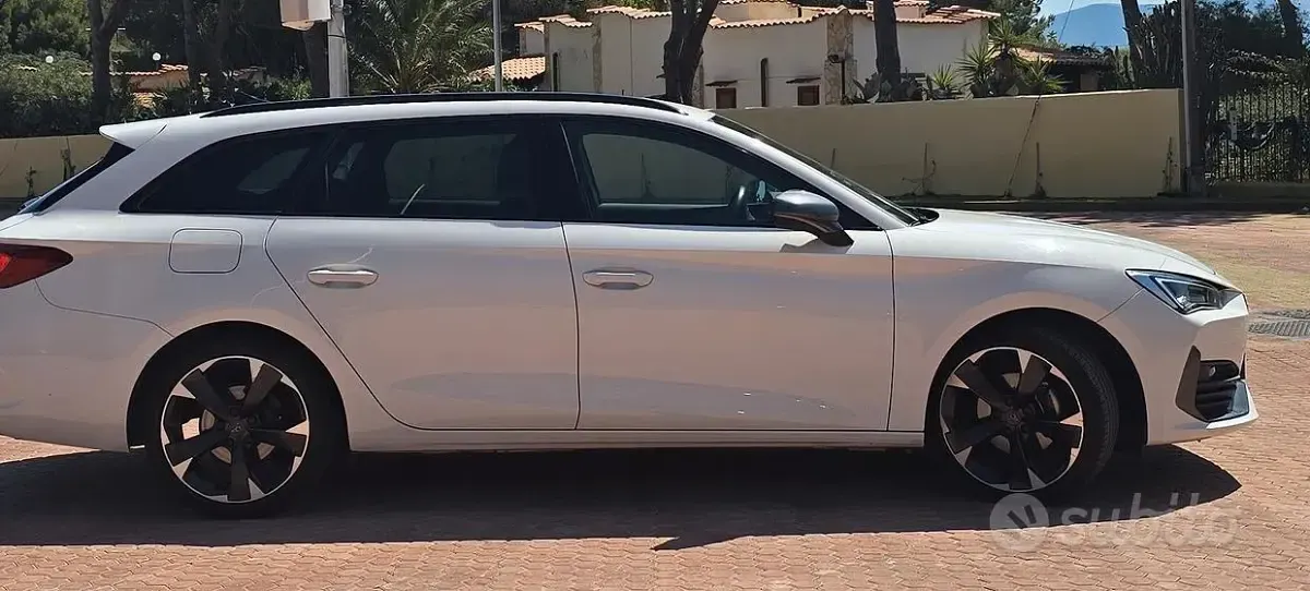 Usata Seat Leon Style 150 CV (110 kW) 2023 Bianco Station wagon