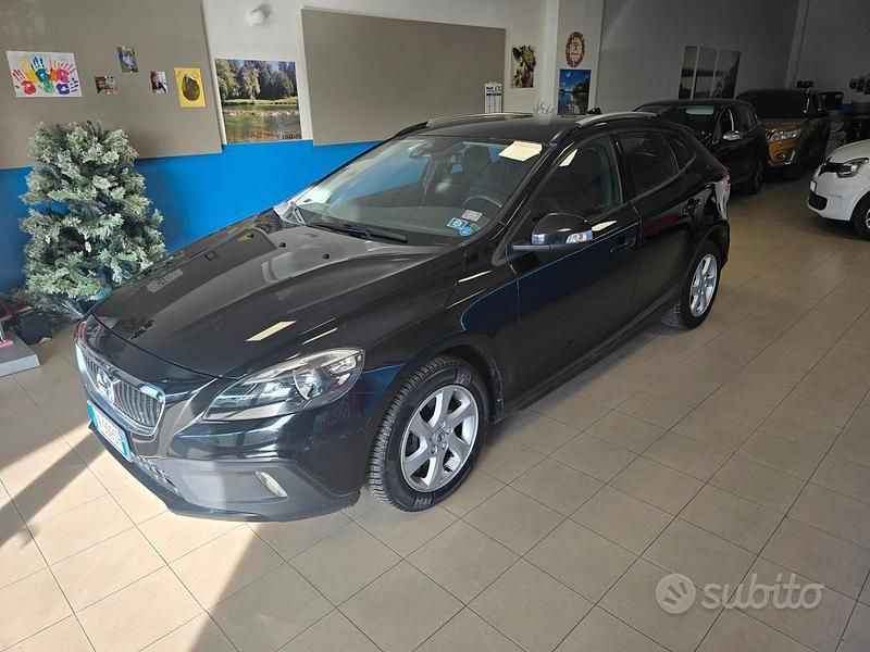 Usata Volvo V40 CC Plus 120 CV (88 kW) 2018 Nero Station wagon