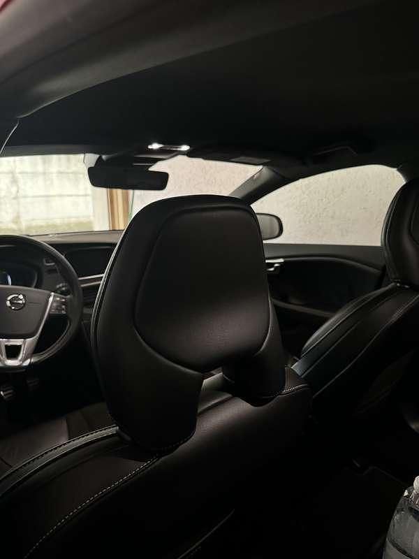 Usata Volvo V40 R-Design 120 CV (88 kW) 2017 Rosso Berlina