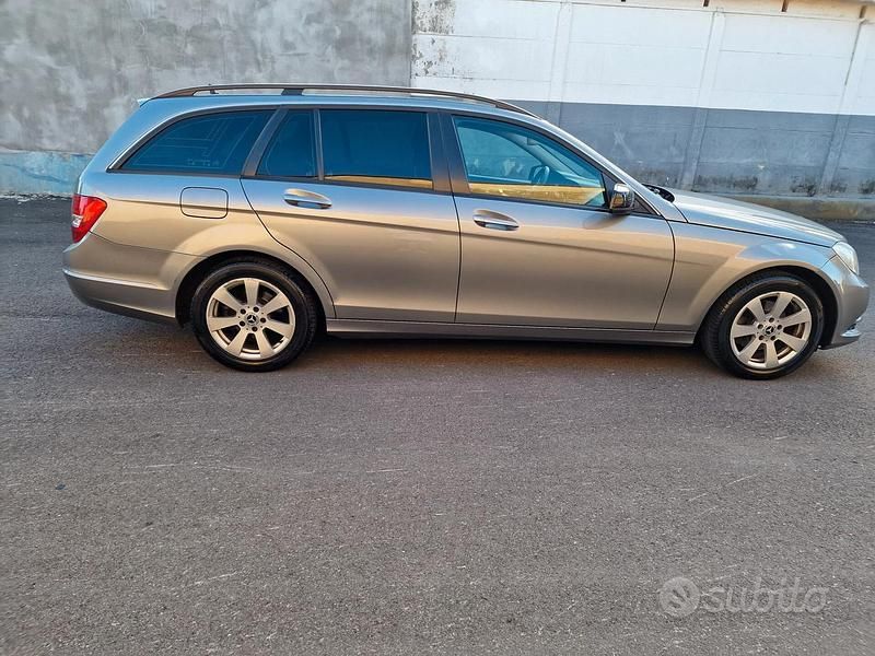 Usata Mercedes C180 120 CV (88 kW) 2013 Grigio Station wagon