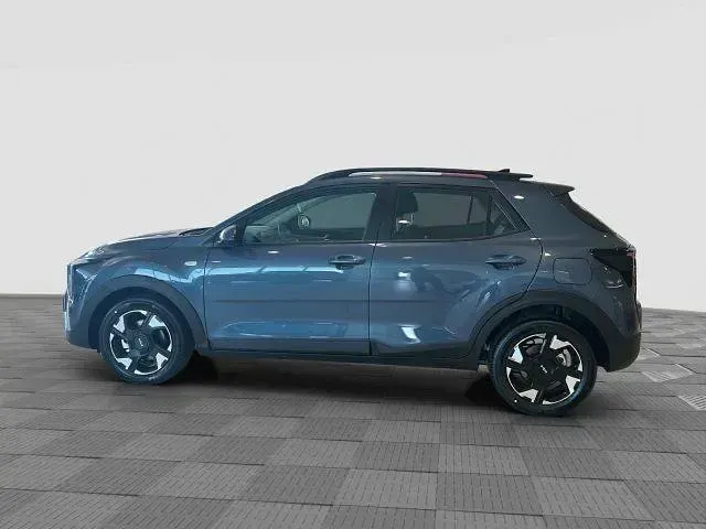 Nuova Kia Stonic Urban 99 CV (72 kW) 2026 Smoke blue SUV