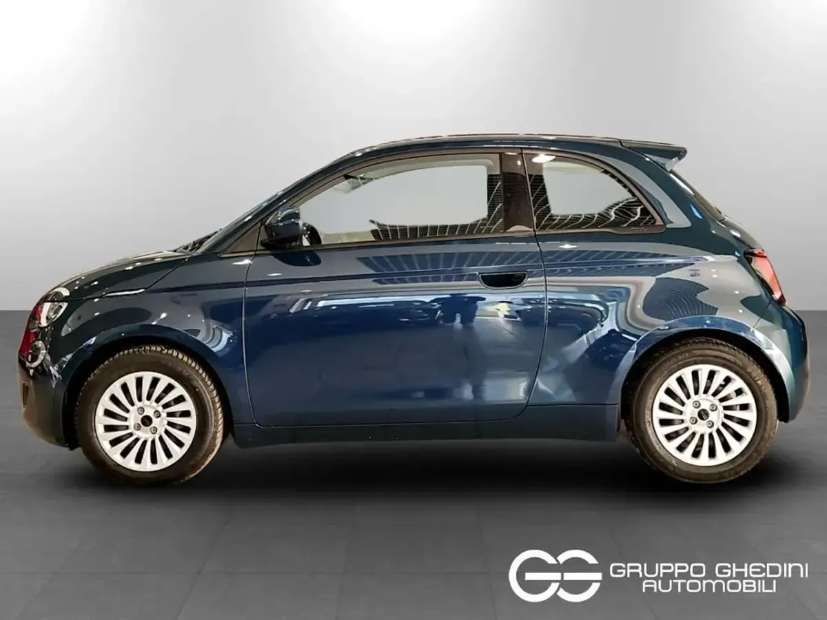 Usata Fiat 500e 42 kW (58 CV) 2023 Blu elegante Berlina