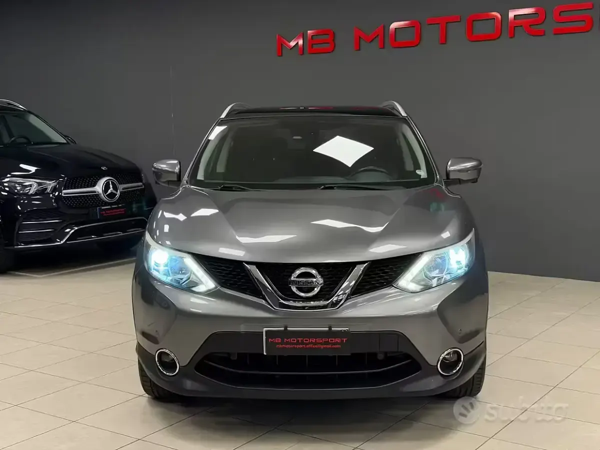 Usata Nissan Qashqai Tekna 110 CV (80 kW) 2016 Grigio SUV