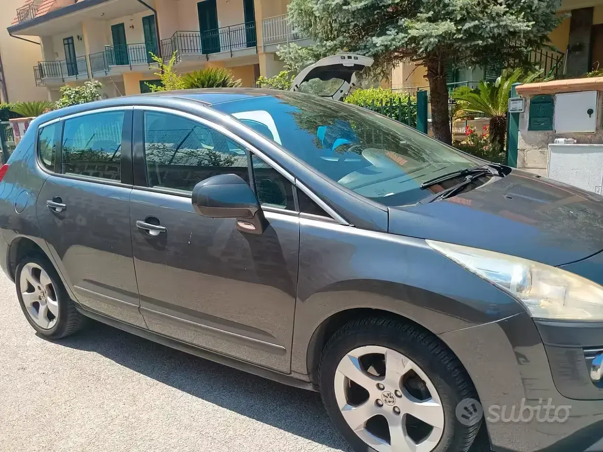 Usata Peugeot 3008 109 CV (80 kW) 2013 Grigio Station wagon