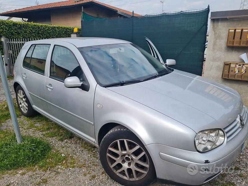 Usata VW Golf IV 2002 Grigio Utilitaria