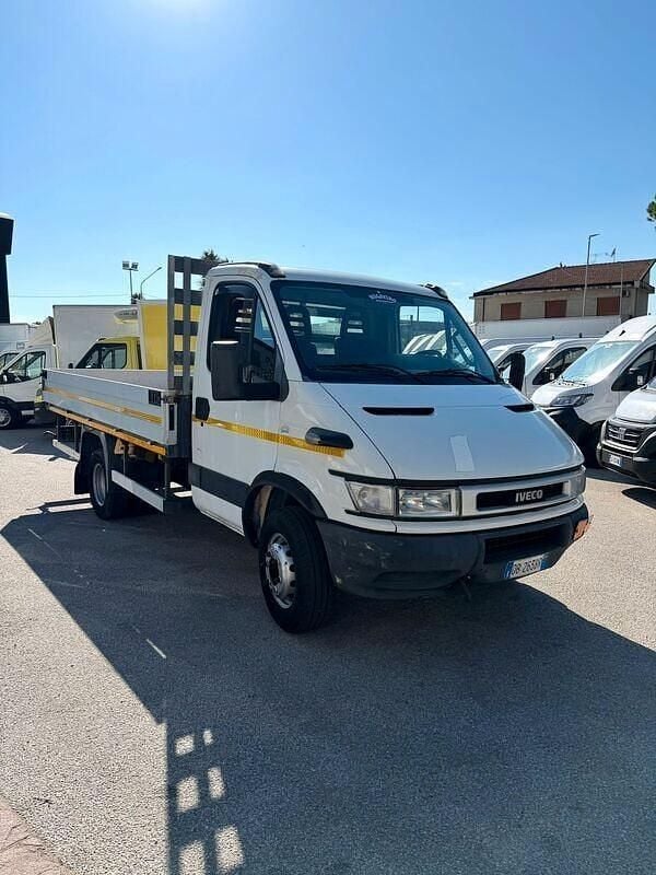 Bianco Usata 2006 Iveco Daily | 6700 € (Ottimo prezzo) - Immagine 1/4
