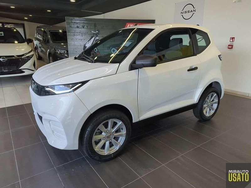 Nuova Aixam AMBITION Pack 5 kW (8 CV) 2025 Bianco Utilitaria