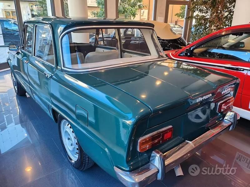 Usata Alfa Romeo Giulia 1300 80 CV (58 kW) 1960 Verde Berlina