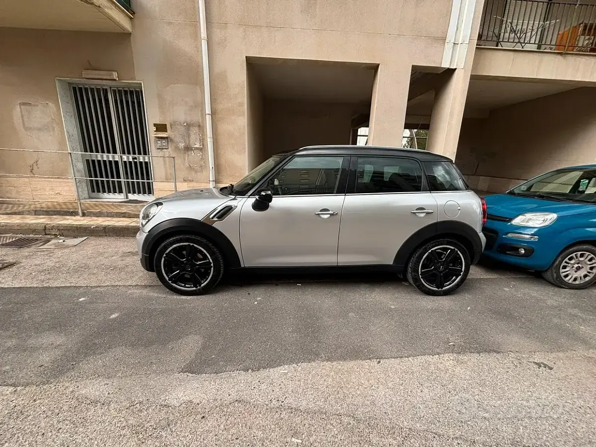 Usata Mini Countryman 111 CV (81 kW) 2012 Grigio SUV