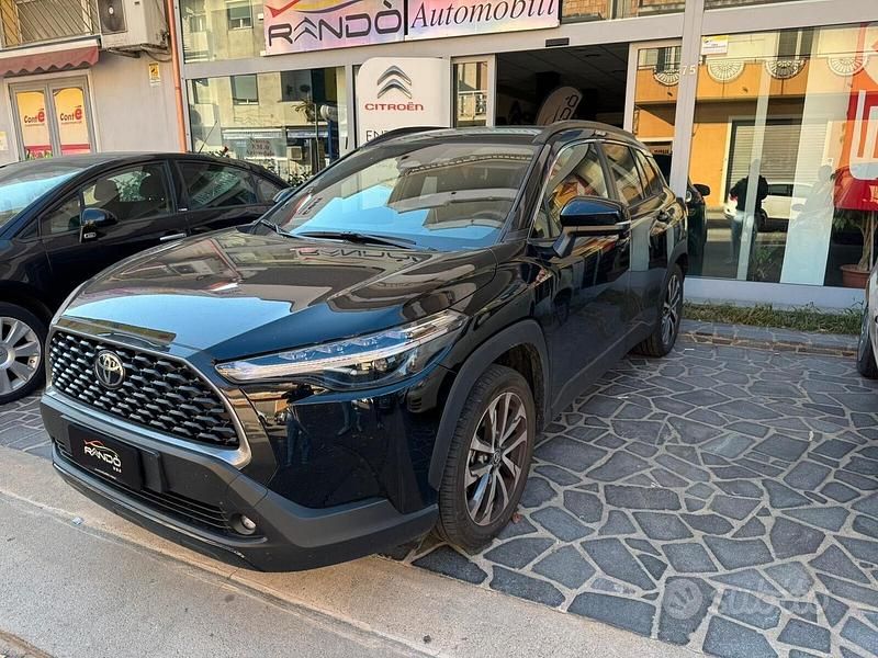 Nero Usata 2025 Toyota Corolla Cross Trend SUV | 31.800 € - Immagine 1/4