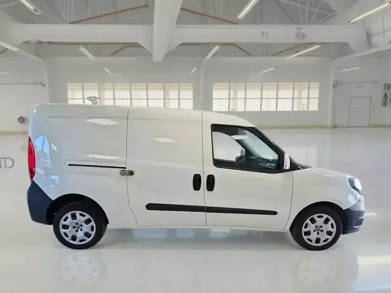 Usata Fiat Doblò 105 CV (77 kW) 2019 Bianco Monovolume