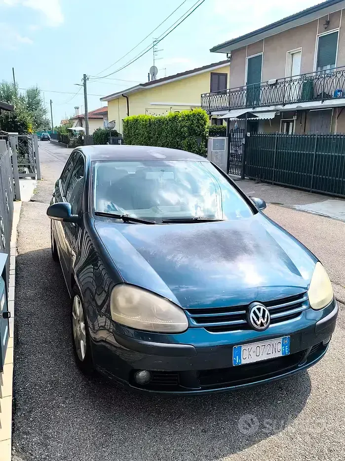 Usata VW Golf IV 105 CV (77 kW) 2004 Berlina