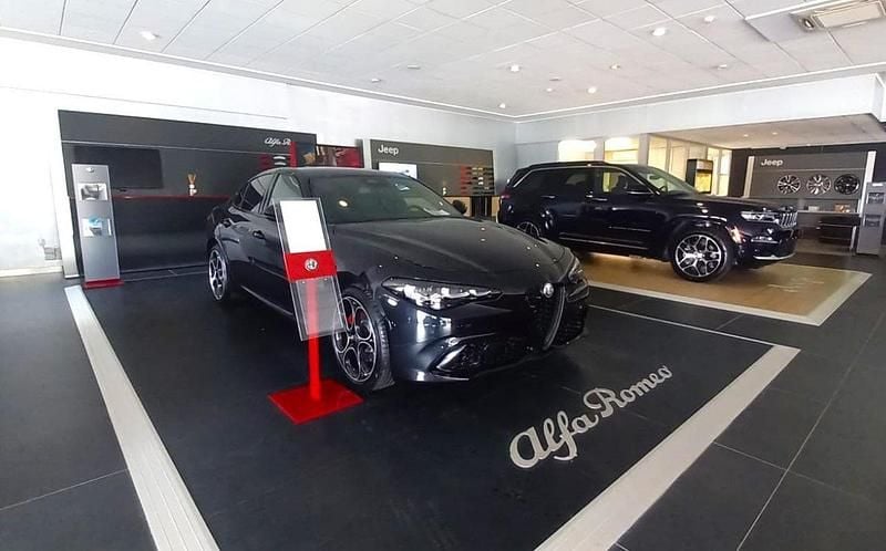 Nuova Alfa Romeo Giulia Veloce 211 CV (155 kW) 2025 Nero Berlina