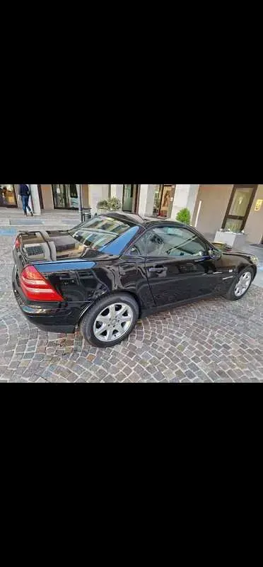 Usata Mercedes SLK230 193 CV (141 kW) 1999 Nero Cabrio