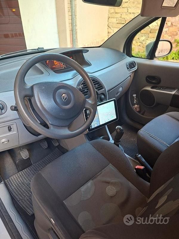 Usata Renault Grand Modus 75 CV (55 kW) 2008 Grigio Monovolume