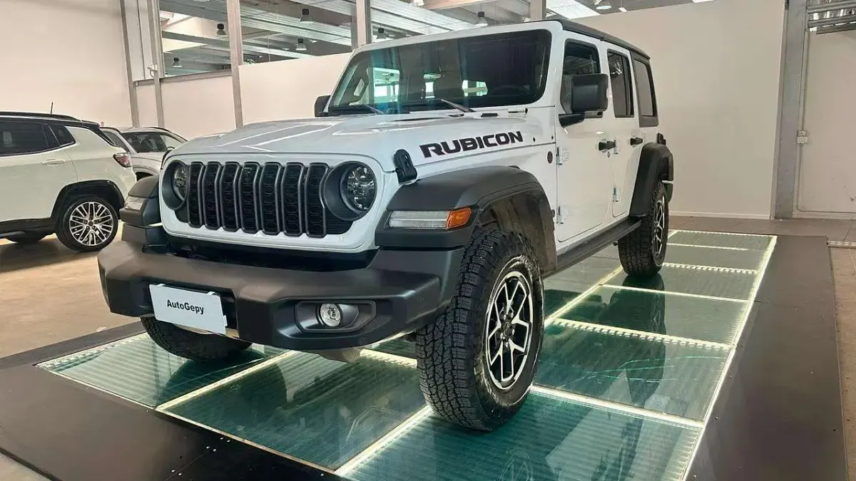 Usata Jeep Wrangler Unlimited Rubicon 272 CV (200 kW) 2025 Bianco SUV