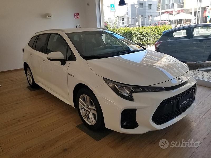 Bianco Nuova 2025 Suzuki Swace Cool Station wagon | 28.000 € (Ottimo prezzo) - Immagine 1/4