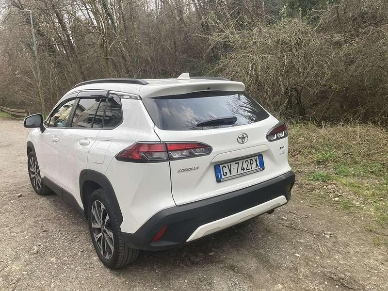 Usata Toyota Corolla Cross Lounge 197 CV (144 kW) 2024 SUV