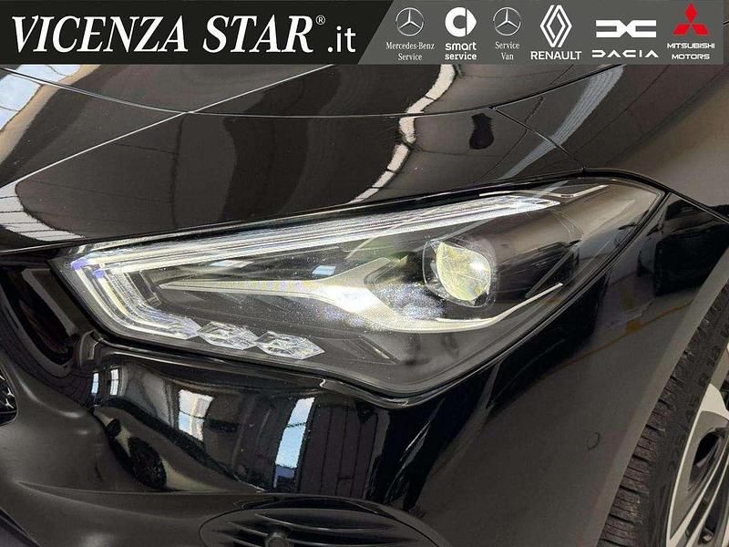 Usata Mercedes CLA200 150 CV (110 kW) 2024 Nero Station wagon