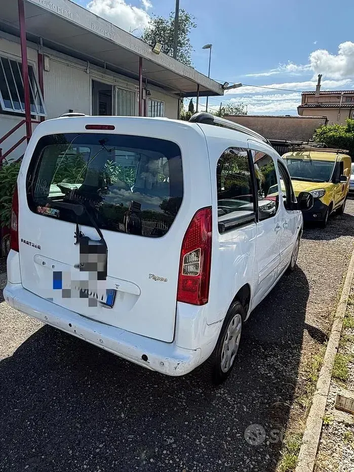 Usata Peugeot Partner Tepee Premium 109 CV (80 kW) 2010 Bianco Monovolume