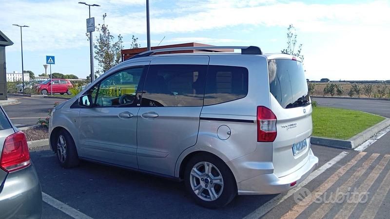 Begagnad Ford Tourneo 2016 Sedan