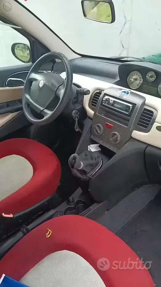 Usata Lancia Ypsilon 60 CV (44 kW) 2005 Rosso Utilitaria