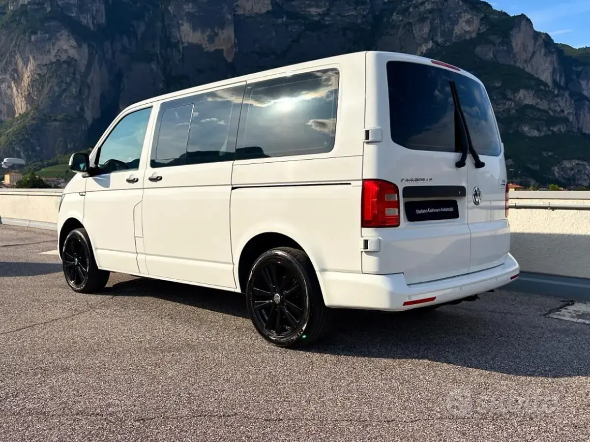 Usata VW Caravelle Trendline 102 CV (75 kW) 2016 Bianco Furgone