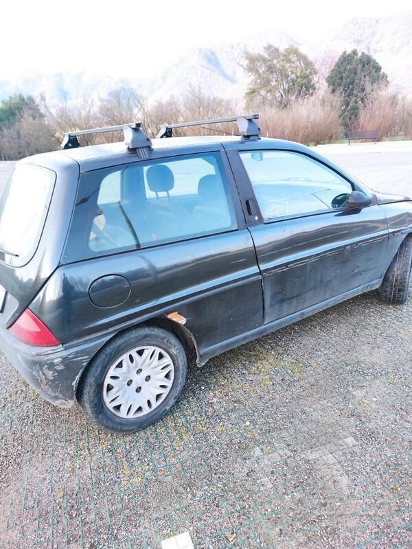 Usata 1998 Lancia Ypsilon Due volumi | 850 € (Buon prezzo) - Immagine 1/2