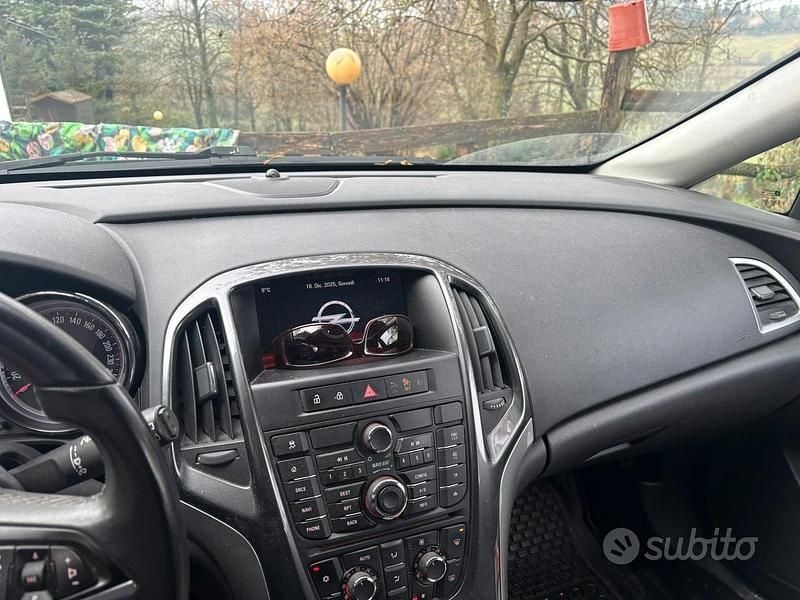 Usata Opel Astra 130 CV (95 kW) 2015 Grigio Station wagon