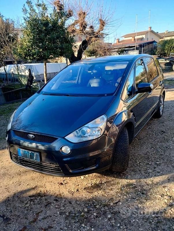 Usata Ford S-MAX Titanium 2010 Monovolume