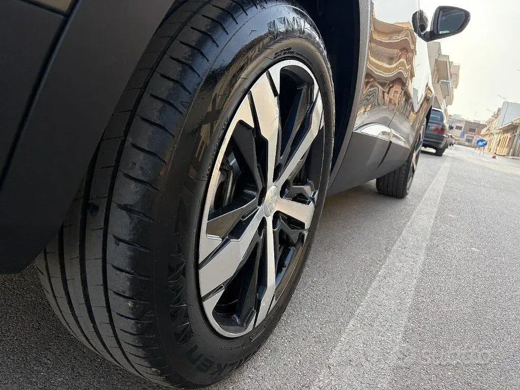 Usata Peugeot 3008 Allure 131 CV (96 kW) 2019 Grigio SUV